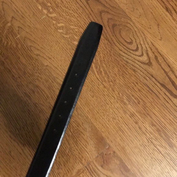 Brand new authentic Van Heussen belt. (Reversible) - Picture 5 of 6